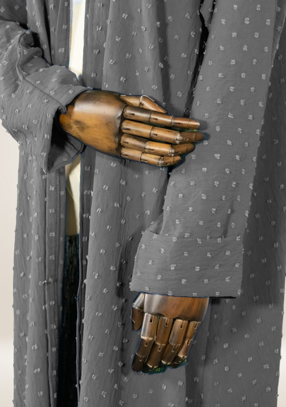 Abaya mit Punktmuster