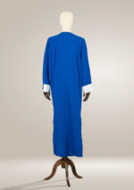 Abaya mit weißen Details an den Ärmeln