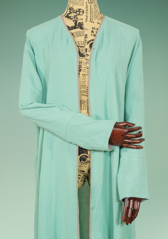 Türkise Abaya mit Strasssteinen an den Ärmeln